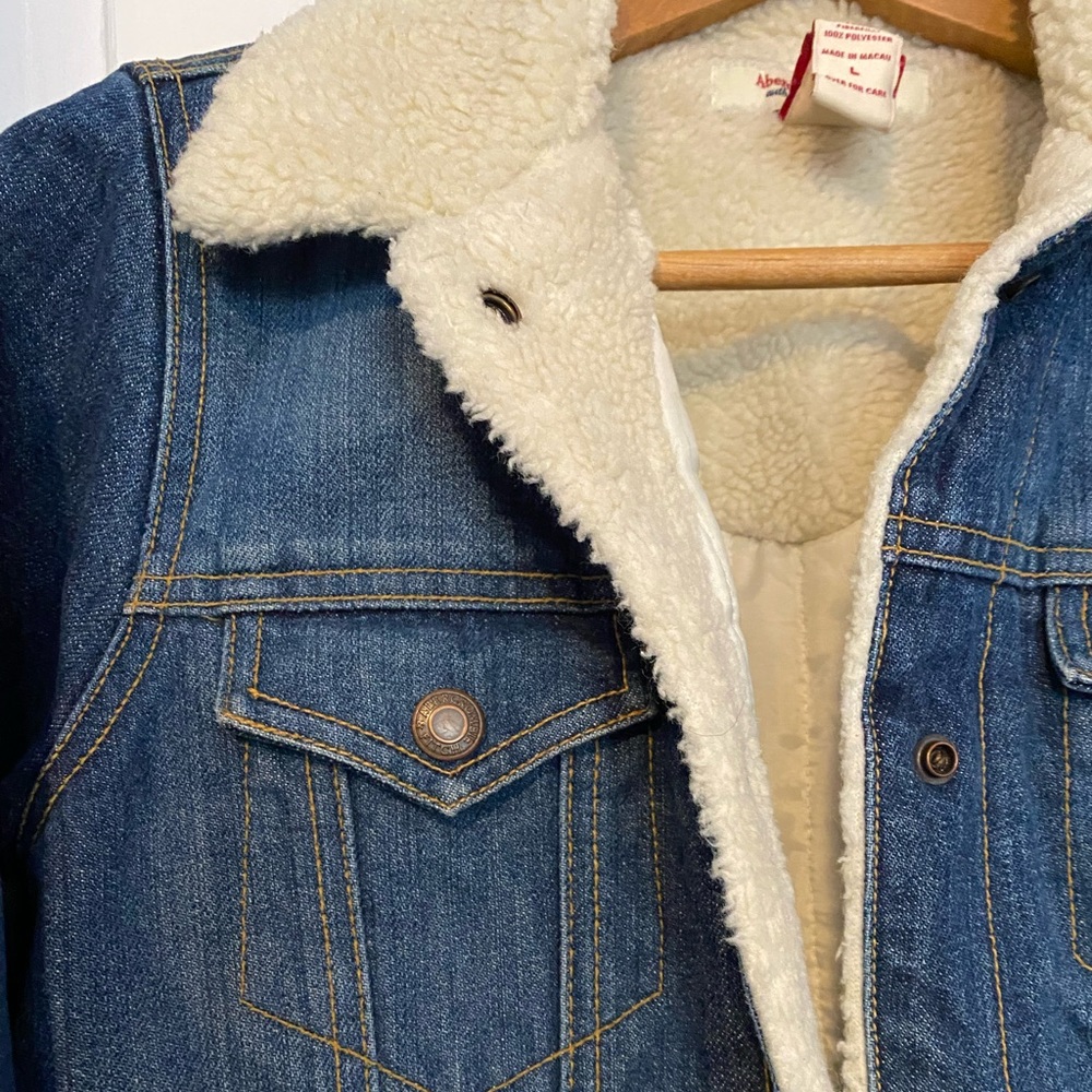 Vintage Abercrombie Denim Jacket with lining - Picture 3 of 6